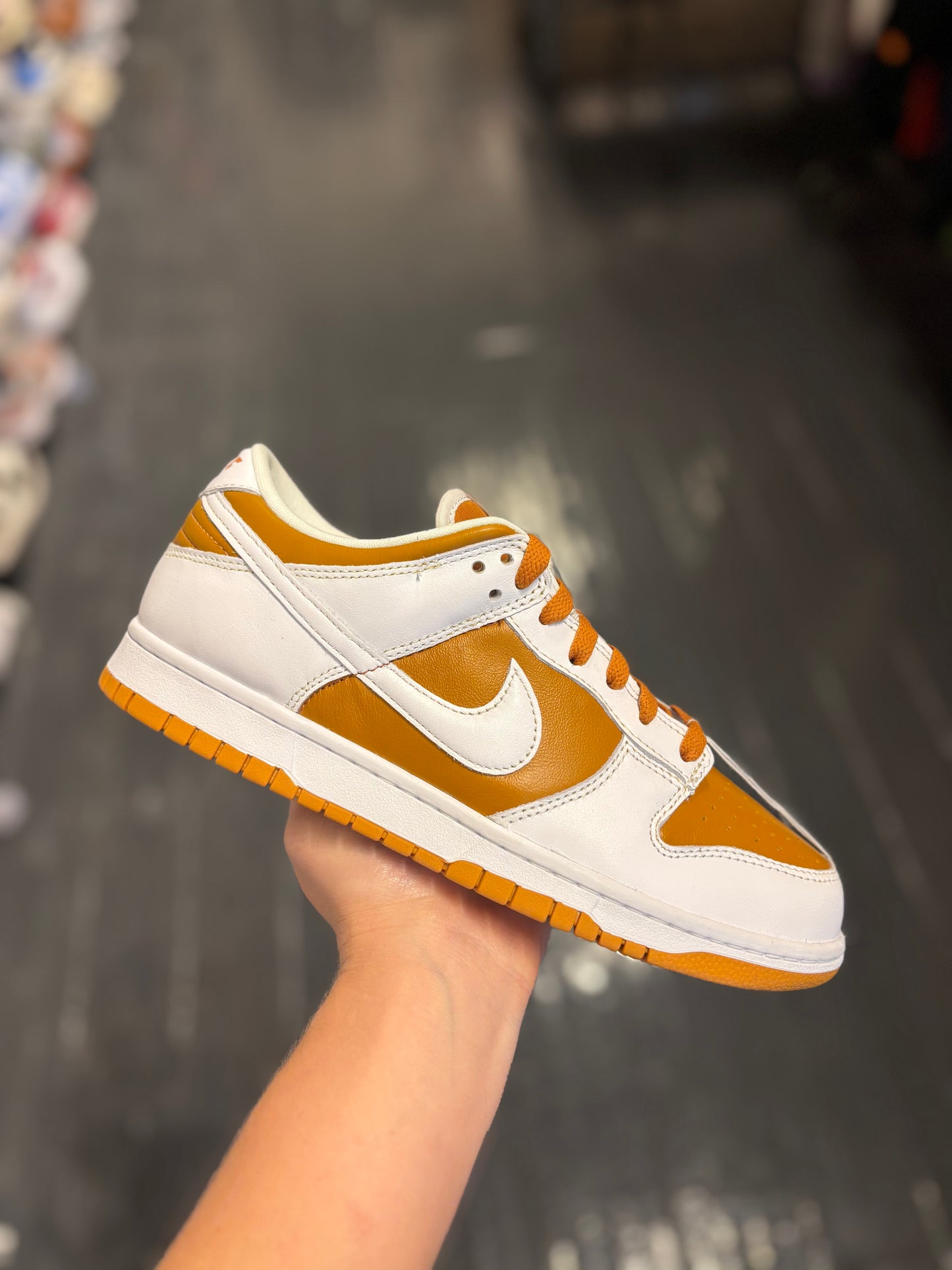Dunk low tan/white