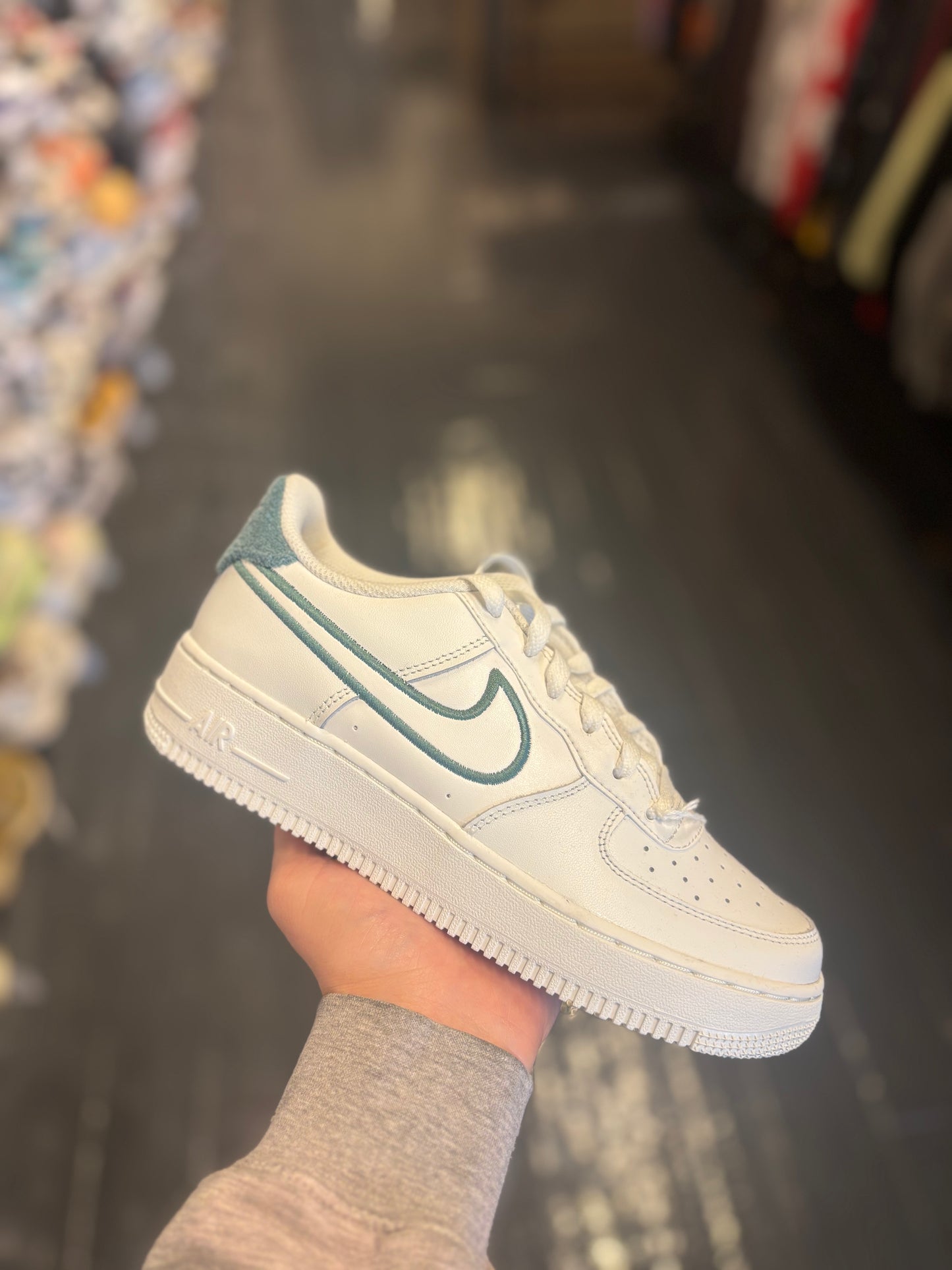 Air Force green/white
