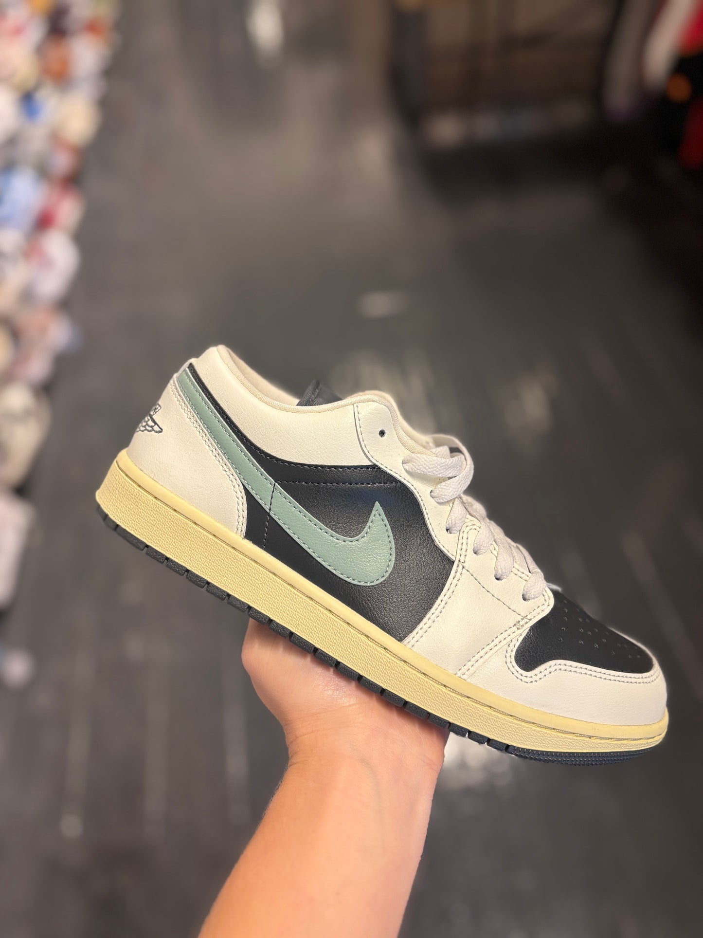 Jordan 1 low seafoam