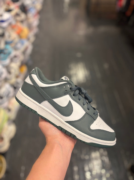 Nike dunk vintage green