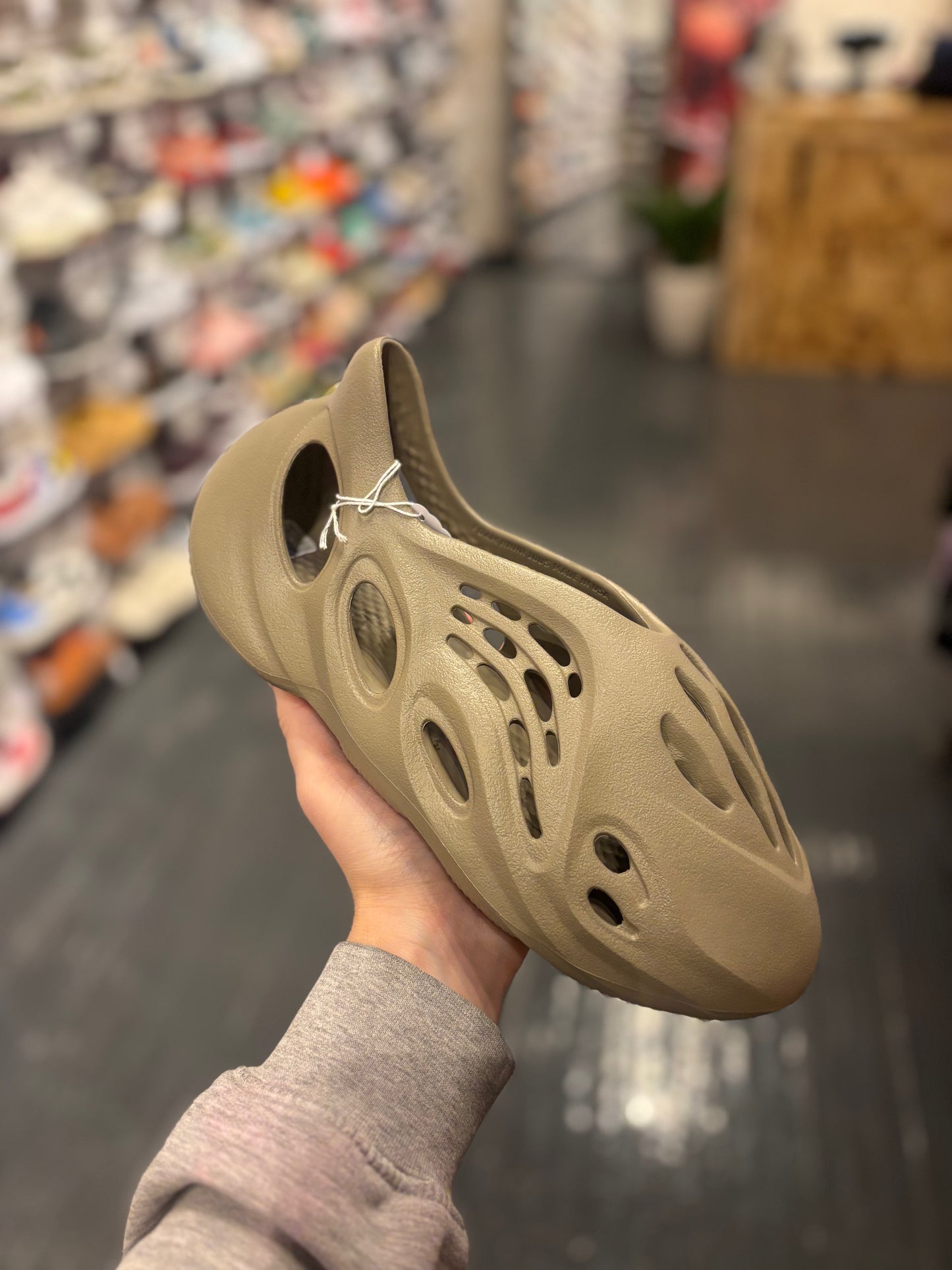 Yeezy foam runner stone taupe