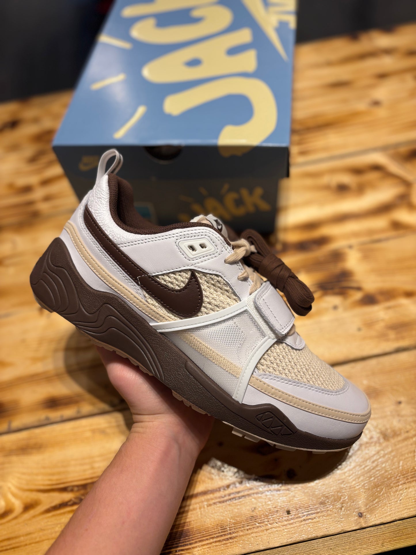 Travis Scott field jaxx mocha