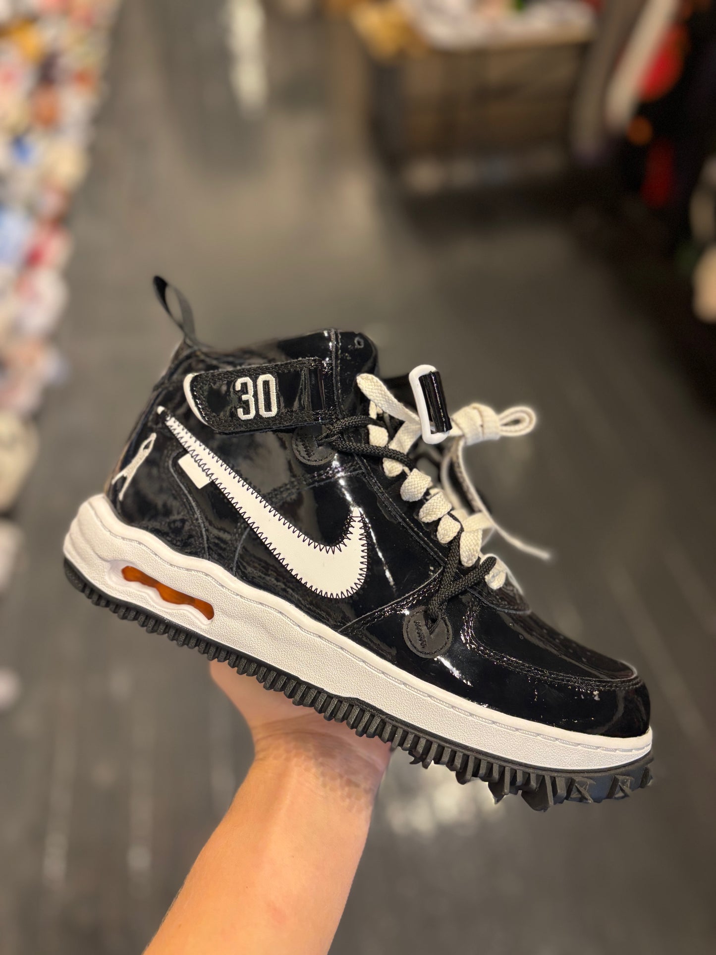 Off white rubber spikes