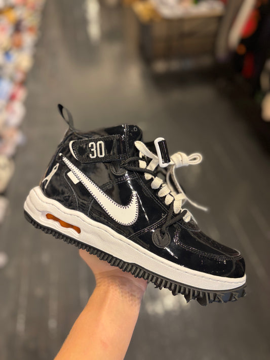 Off white rubber spikes