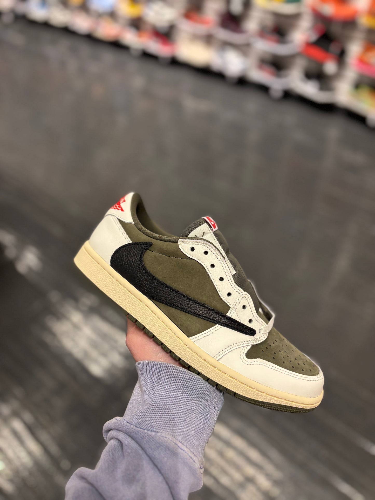 Travis Scott low medium olive