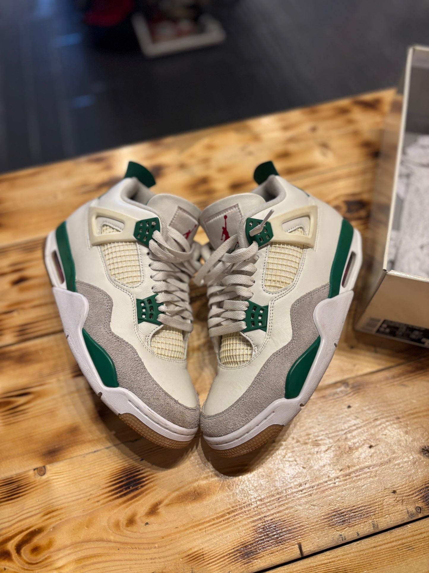 Jordan 4 sb “pine green”