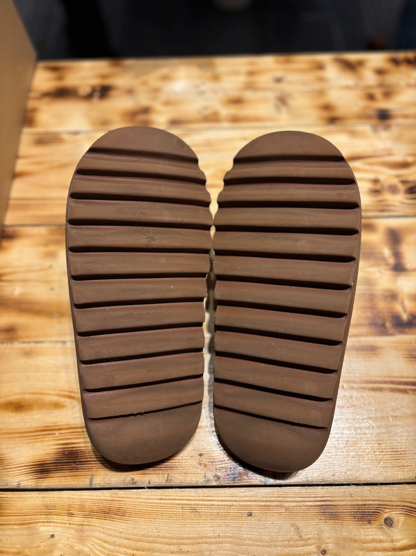 Yeezy slide “flax”