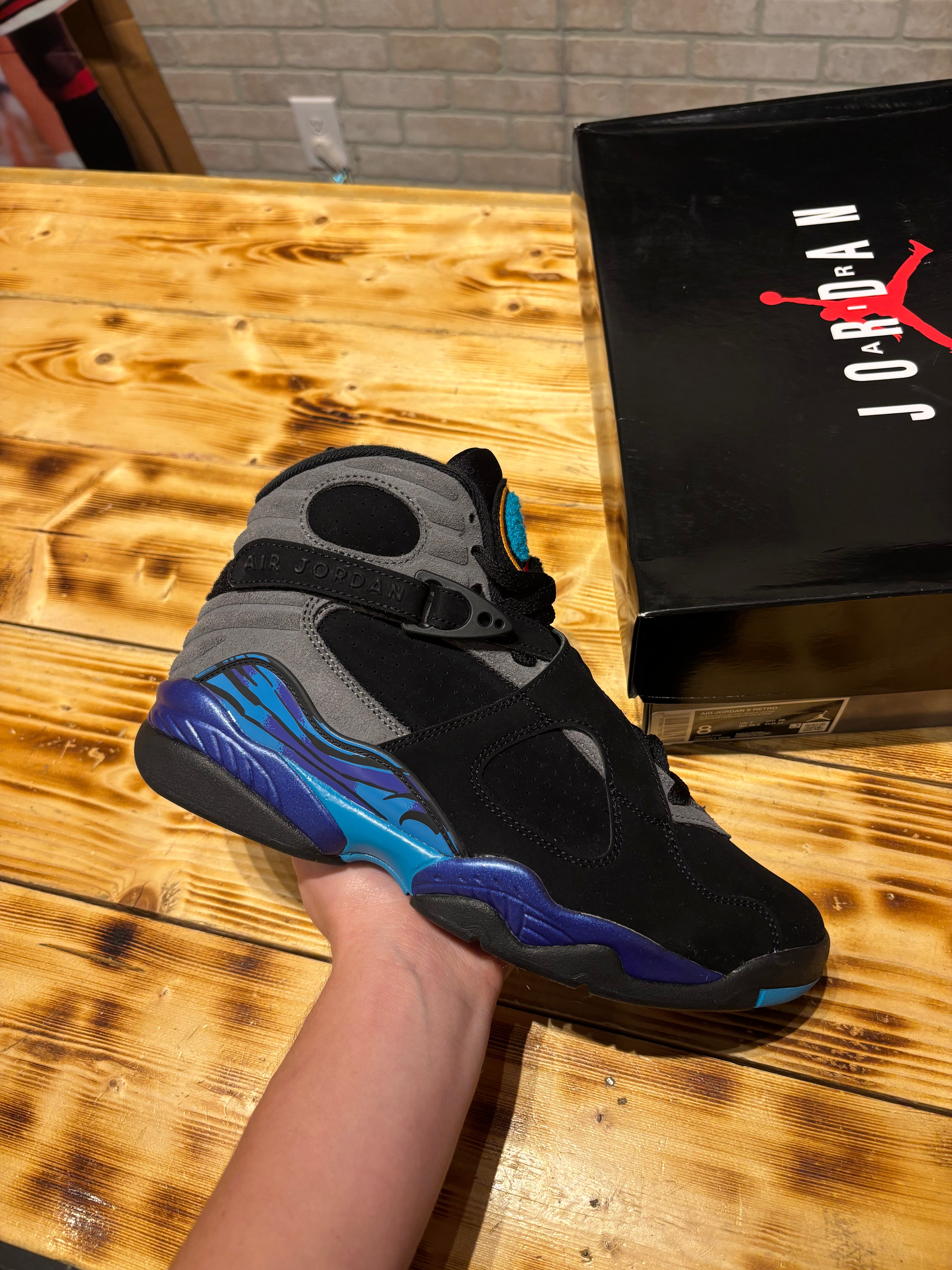 Jordan 8 aqua/size 8